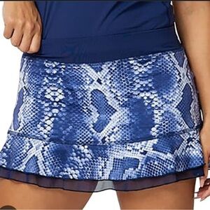 Sofibella 13 inch skirt . Navy and white